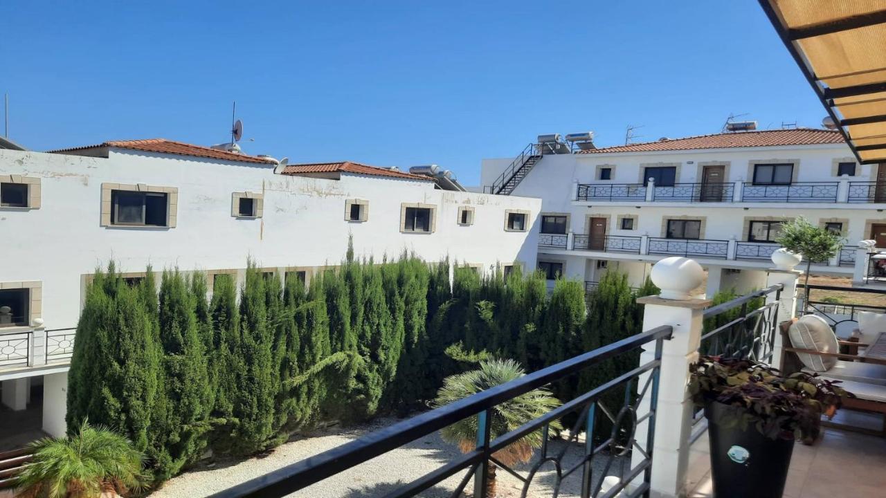 Paramount Gardens Resorts C201 Larnaca Bagian luar foto